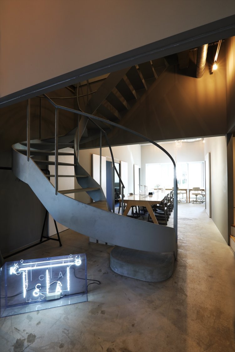 運営と空間デザインは「＠カマタ」。料理家や建築家などのクリエイターが入居している。