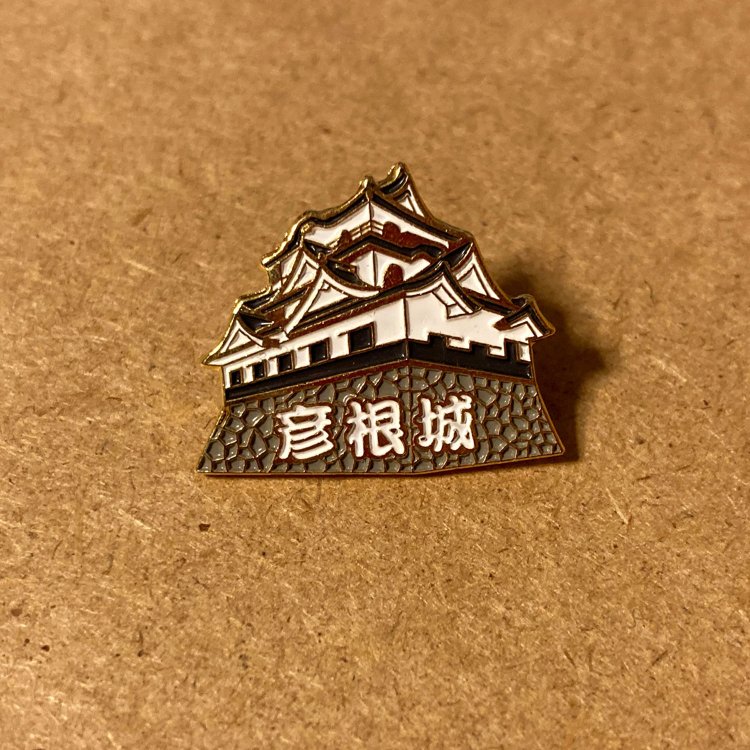 シンプルな城ピンバッジ