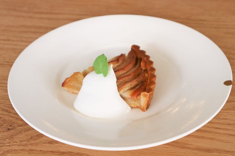 りんごのタルトは中臣さんが一番初めに提供したスイーツで、思い入れもひとしお。