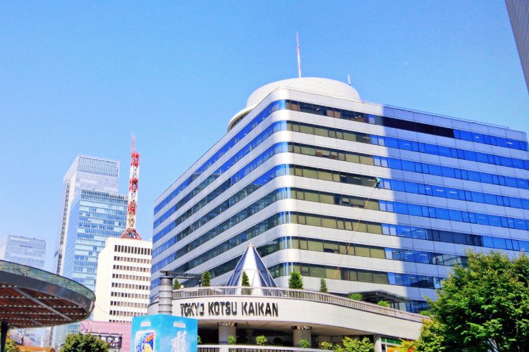 JR有楽町駅前すぐの「東京交通会館」。