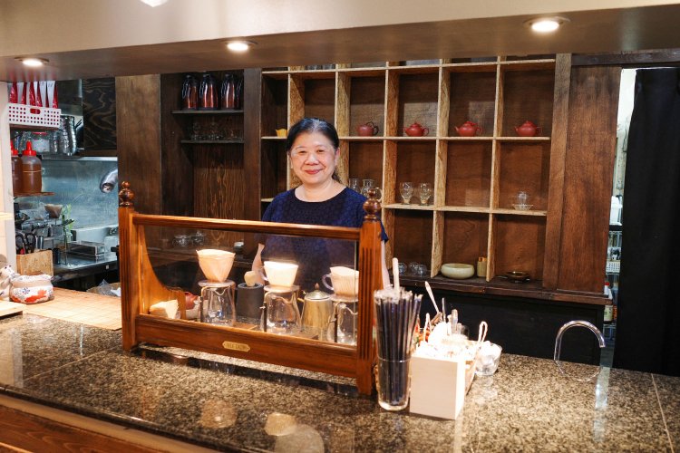 店主・吳孟欣さん。日本に暮らして34年、日本語も達者。