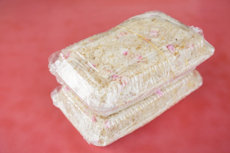 パックが壊れることもある、と注意書きが付くほどみっしり！