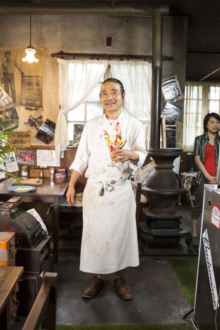 店主　斉藤久雄さん。「ホントは洋食がメインなんだよ」。