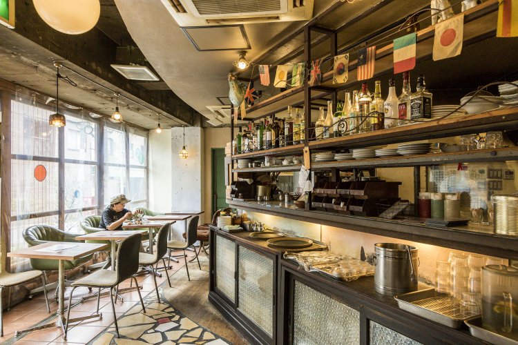 約20席と店内は広々。