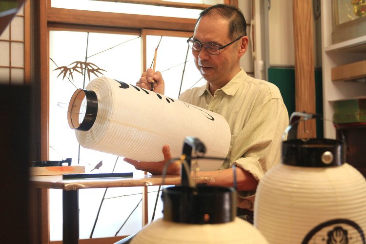 「かつて松戸宿には4軒も提灯屋があったんですよ」と八嶋さん。