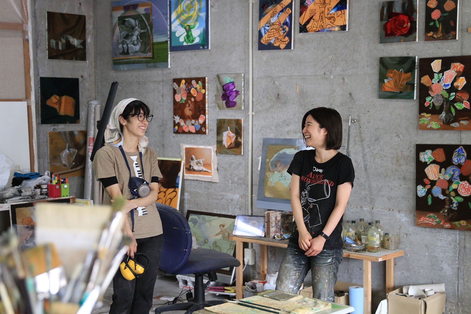 井野アーティストビレッジ油絵画家の熊倉涼子さんと、美術・木工作家のつちやあゆみさん