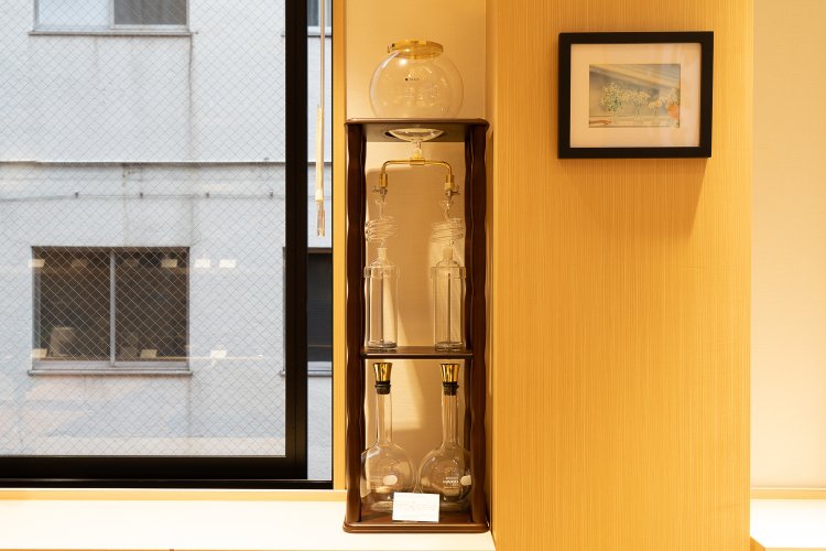 20万円（税別）の水出しコーヒー用の器具。外国人からも人気で、国際発送したこともあるとか。