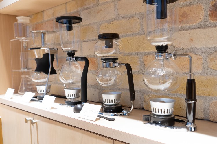 興味をそそられるサイフォンは本体価格9000円から。