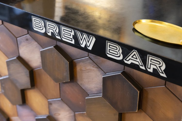 ハニカムデザインが印象的。