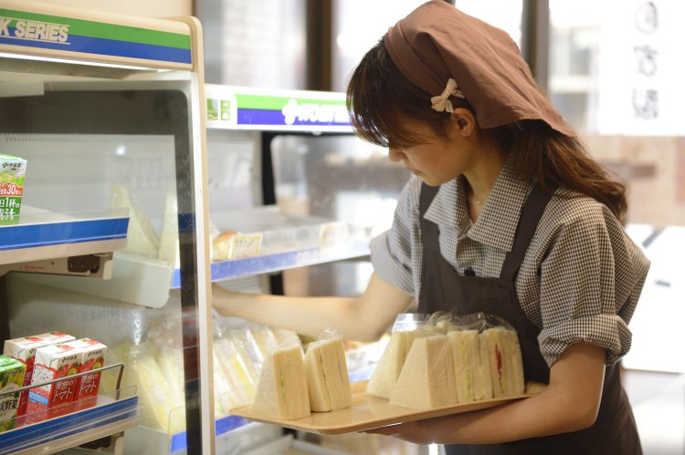 サンドイッチの種類も豊富。自家製の具が入ったたまごサンドは190円。