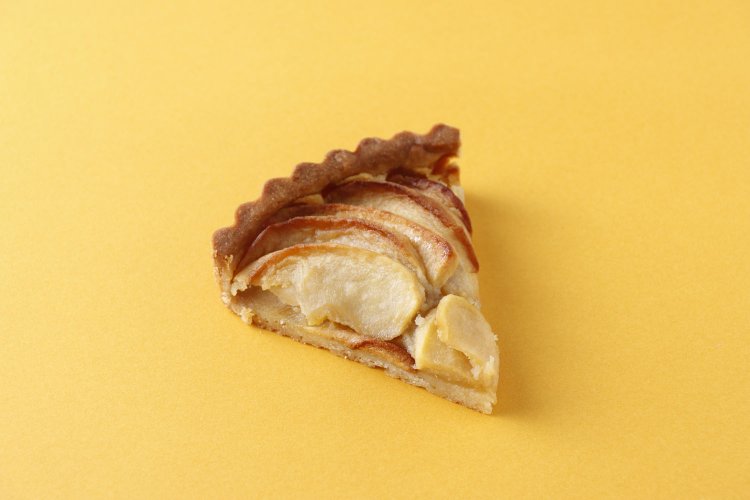 りんごのタルト702円。