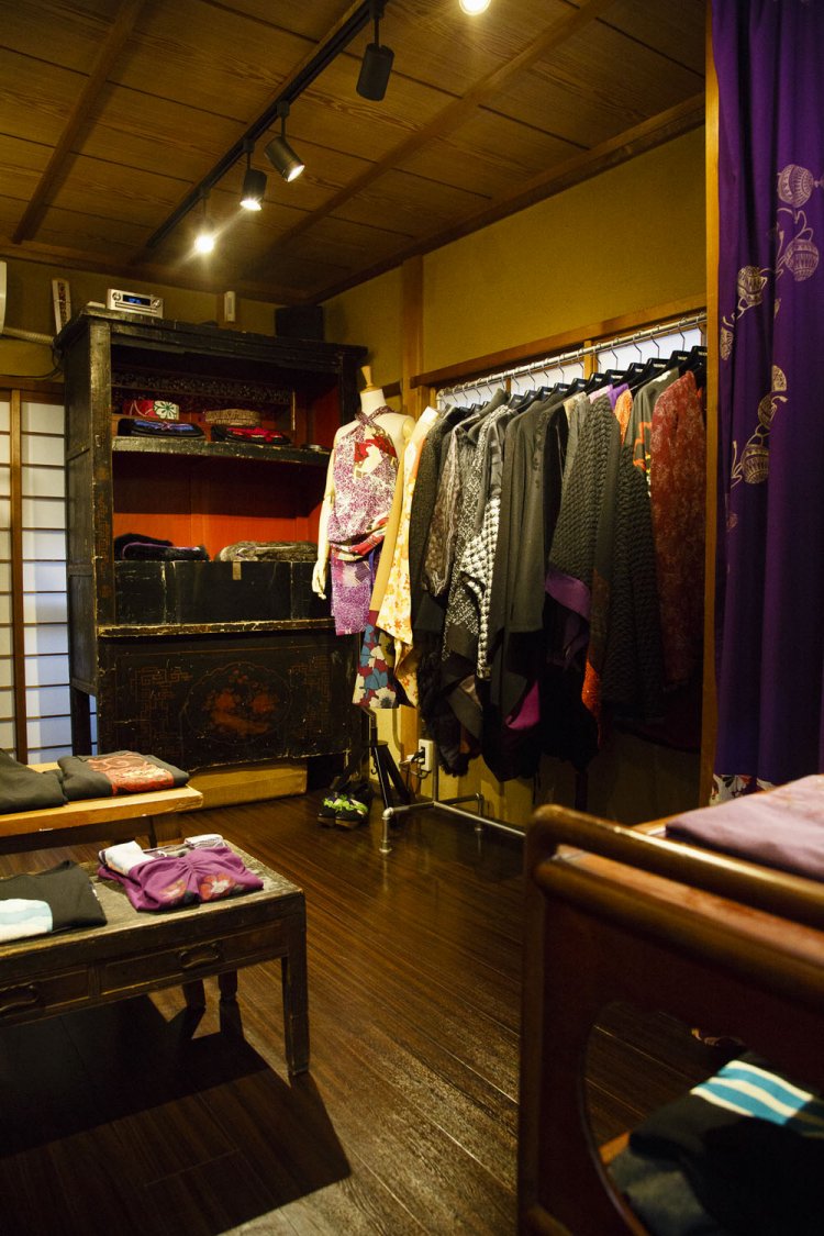 デザイナー自ら作る1点ものが並ぶ。