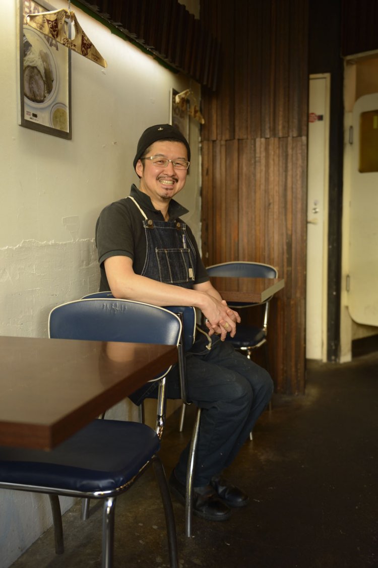 店主の梁浦正臣さんは、力まず我が道を行く物腰やわらかな才人。2013年にニューヨーク支店、2020年に原宿店も開店。