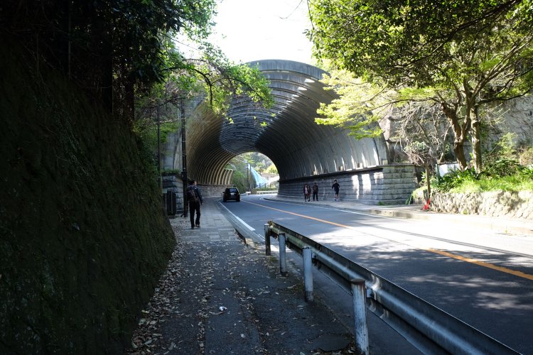 巨福呂坂切通し