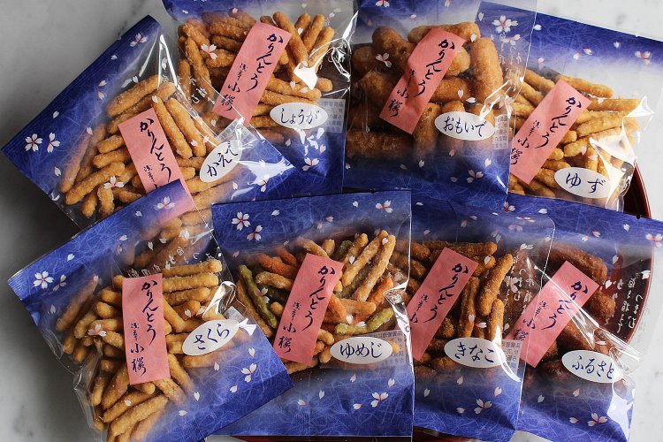 詰め合わせ「きさかた」に入る小袋各種。