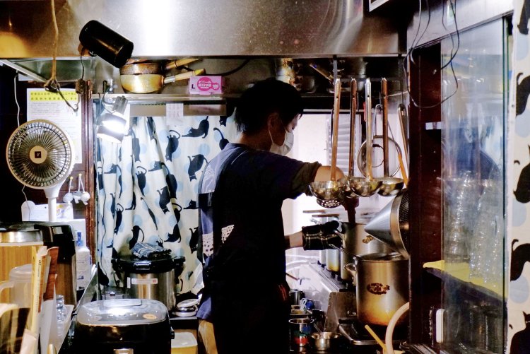 店主の大江健太郎さん。