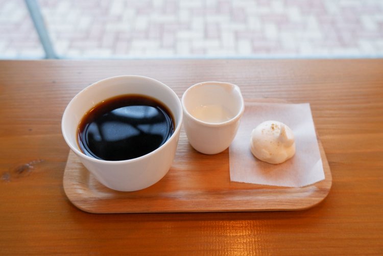 ホットコーヒー350円。