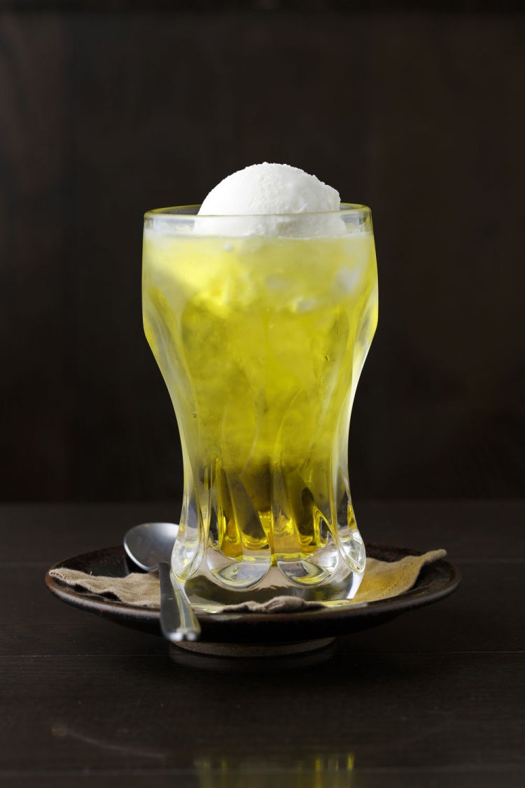 クリームソーダ700円。