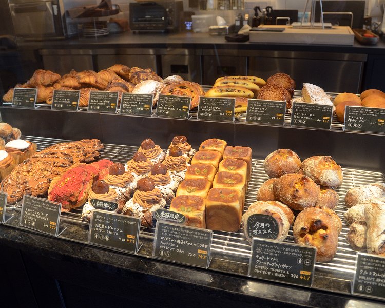 カフェスタイルということもあり、コーヒーに合うスイーツ類も豊富に揃っている。