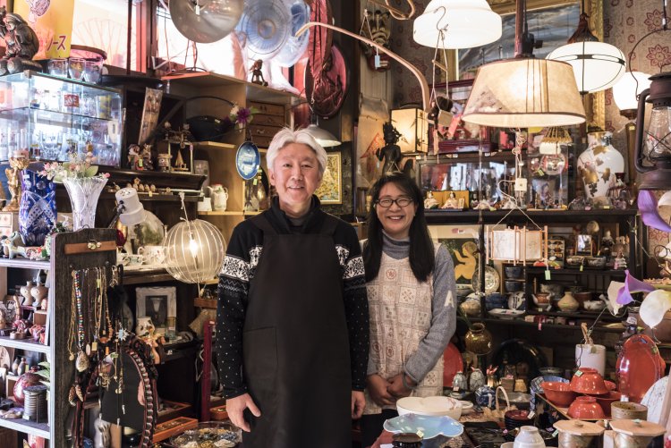 浅見信彦さん、由美さん夫妻。