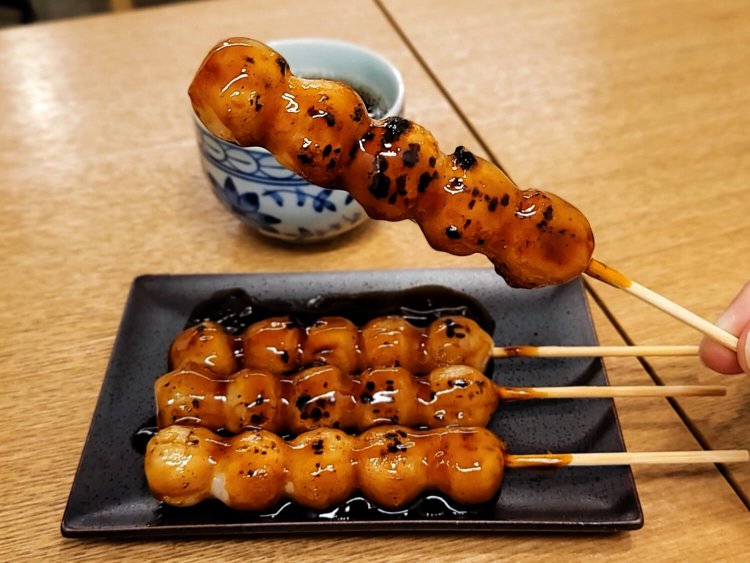 老舗の“炙りたて団子”からプリン入りの“モンブラン”まで美味しさいっぱいの街～黒猫スイーツ散歩 高田馬場編まとめ～