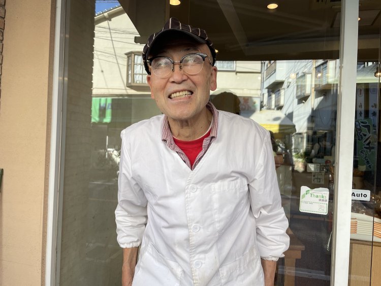 腰は少し曲がっているけど、現役バリバリ！