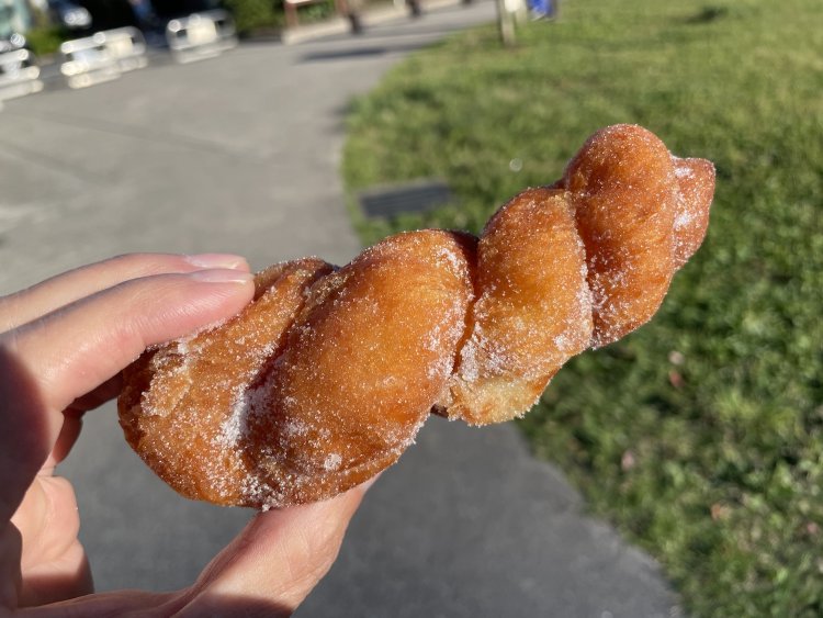 近くの渋江公園でいただきました。外で食べるパンは最高！