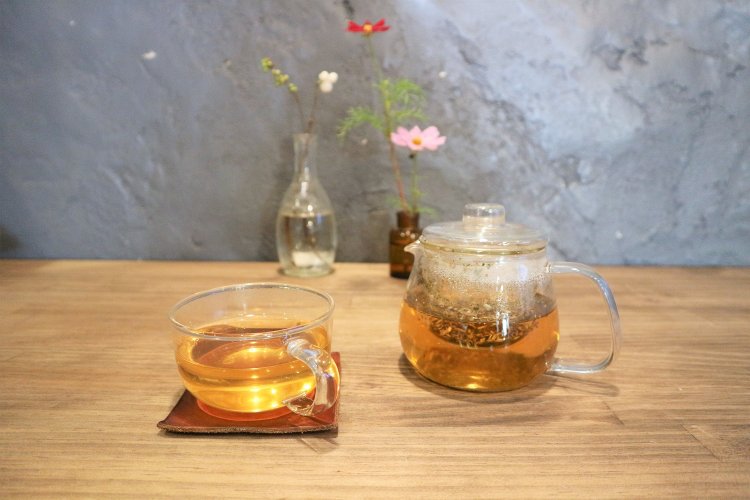 “和製ハーブティー”と言えるほど華やかな香りに驚く。