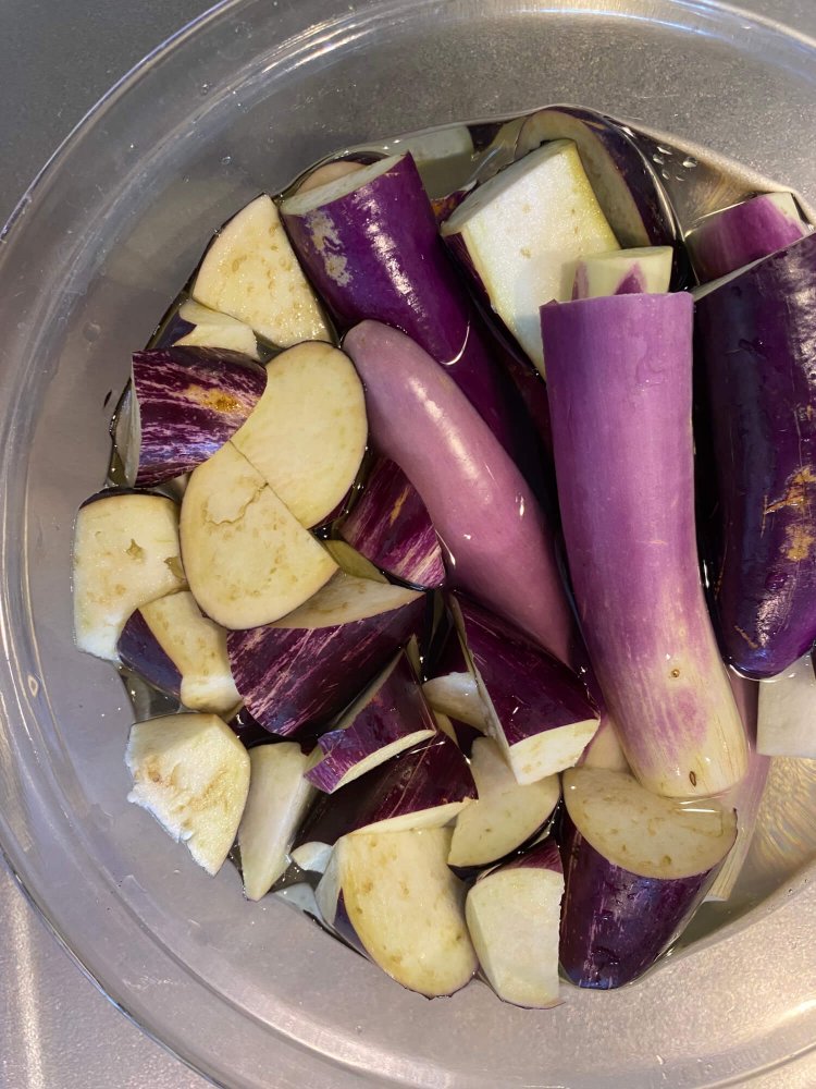 2品種はアク抜きして浅漬け。