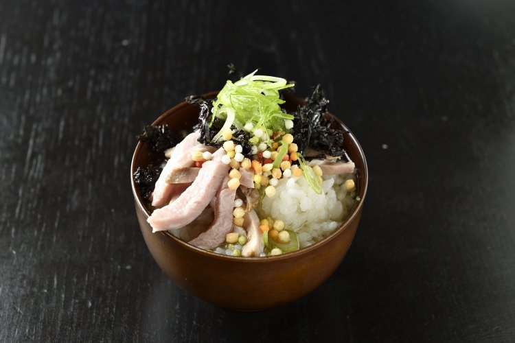 スープの旨みをしっかり吸い上げて満腹感も得られる、お茶漬けセット。