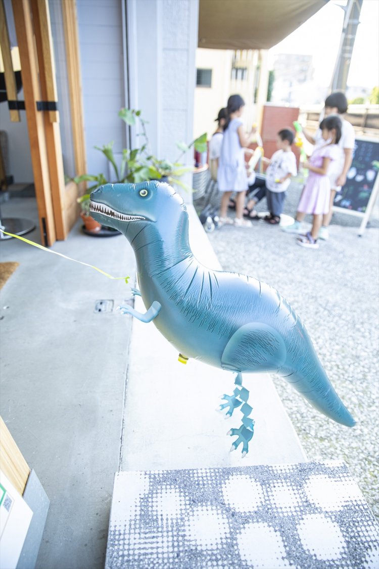 子供たちが集い、まるで駄菓子屋のようなアットホームさ。