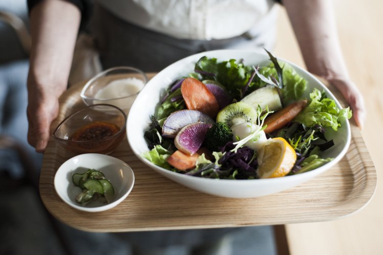 たっぷり野菜と雑穀ごはん1050円。夜は漬物なし。昼はスープ、漬物付き。