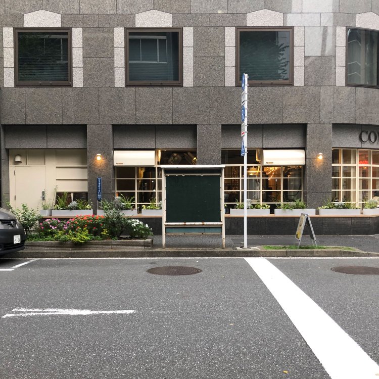 The window which fell to earth《地上に落ちてきた窓》