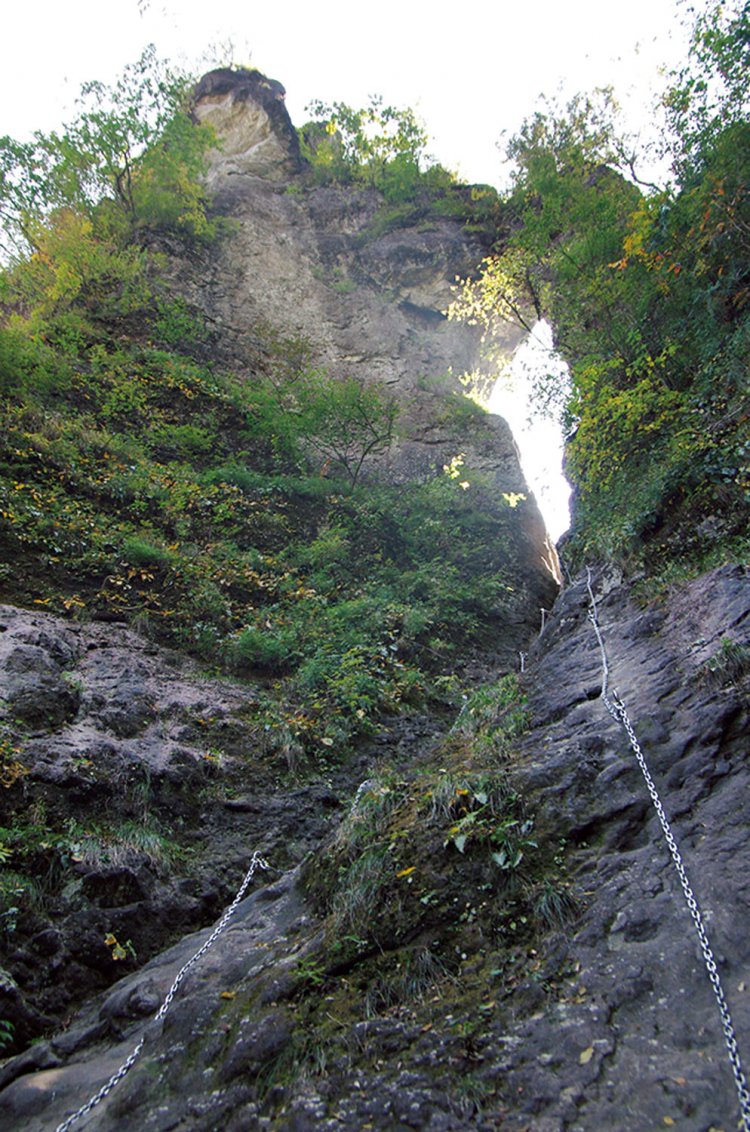 第二石門のクサリ場。