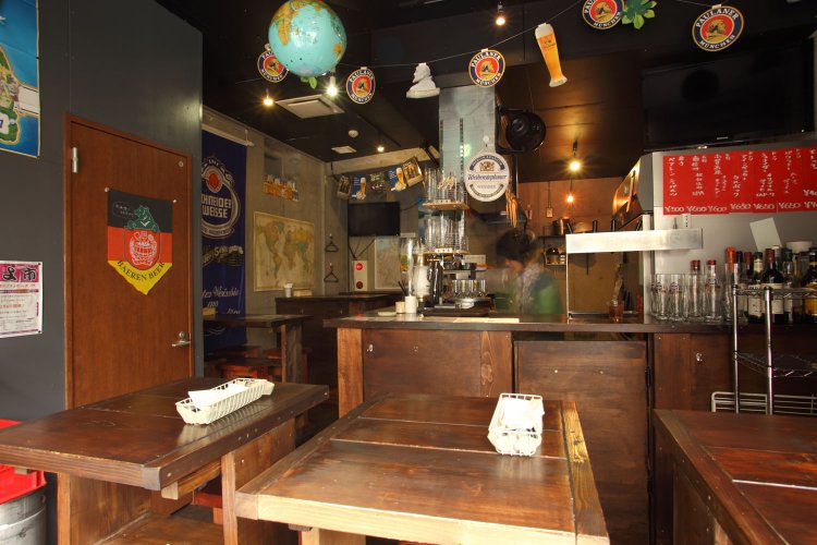 テラスは2卓あり。