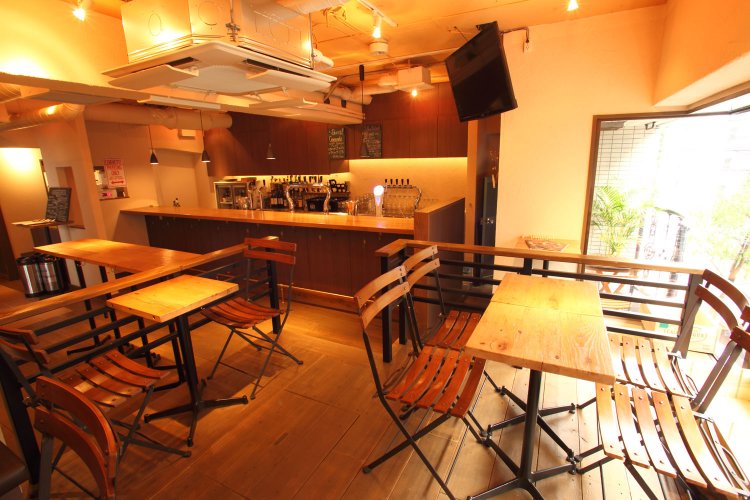 樽生 アサヒスーパードライ680円、ハーヴェストムーンシュバルツ820円～、隅田川ペールエール800円～など。