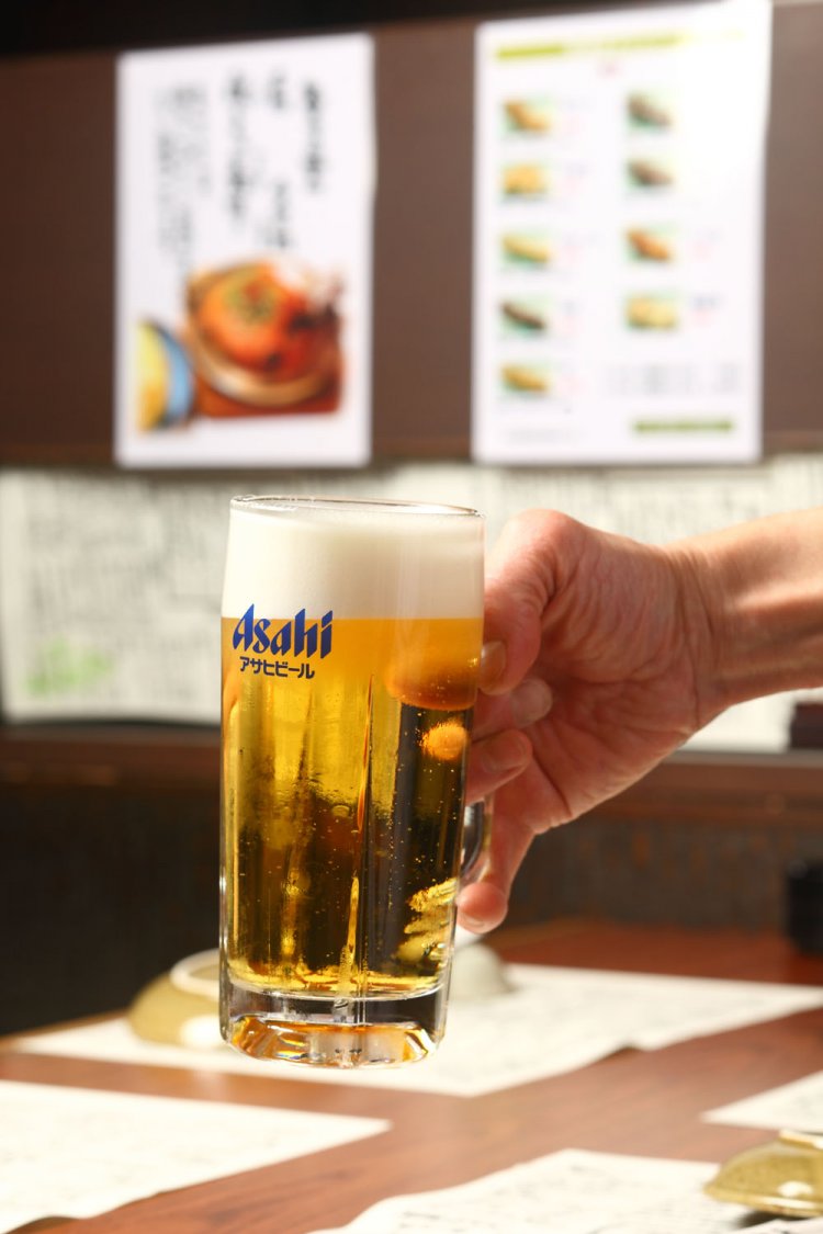 樽生 アサヒスーパードライ中ジョッキ539円～。