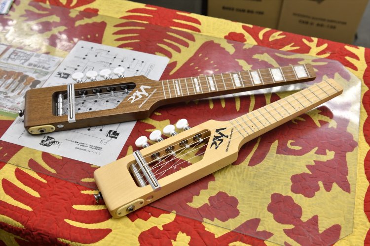 ドイツ製エレキウクレレは、アンプに差さなければ自宅練習にもいい。