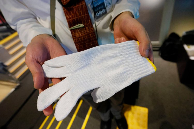 まさかのアイテム、「軍手」が登場。