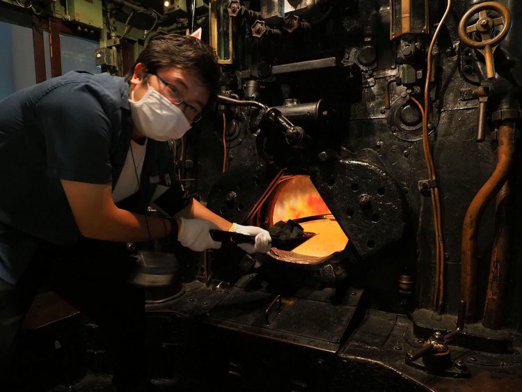 今は休止中だが、機関助士として乗務することもできる。