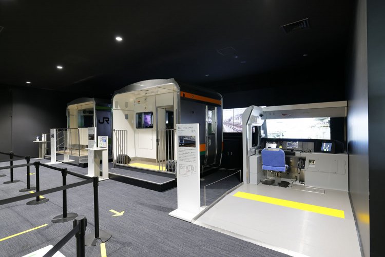 こちらの在来線シミュレータは無料で、平日なら抽選もなしで体験できる。