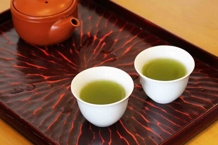 50mlの小さな湯飲みに2杯分。均一な濃さに入った。