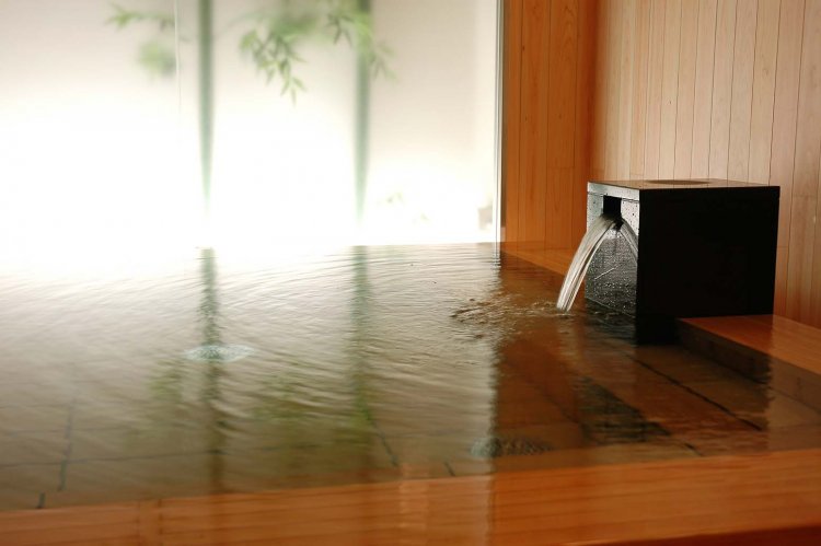 『東京染井温泉SAKURA』は、巣鴨の裏道にある大人の隠れ家