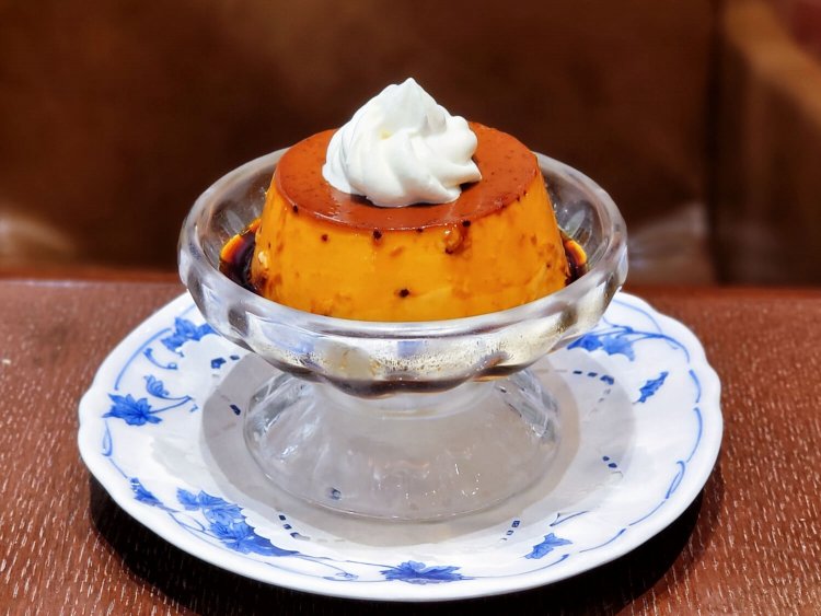 手作りプリン 704円。