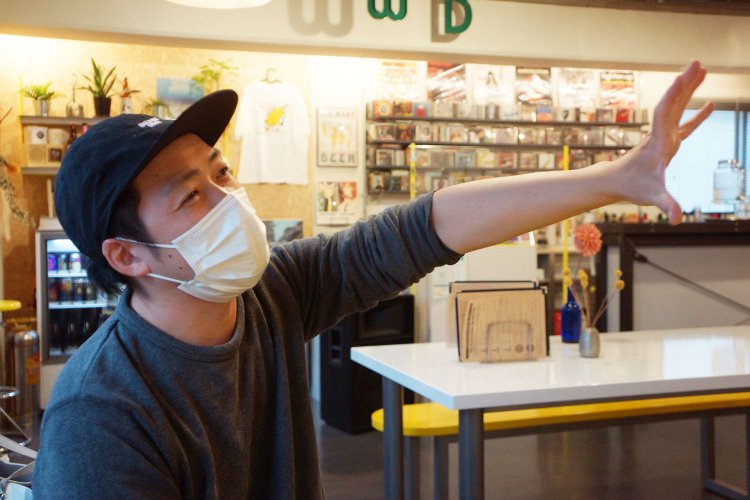 「だから、永久に店づくりが終わらないんですよね」と笑う岩下さん。