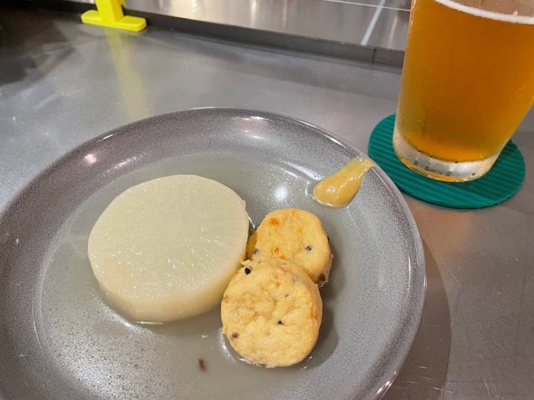 大根と京がんも（2個）、それぞれ100円。