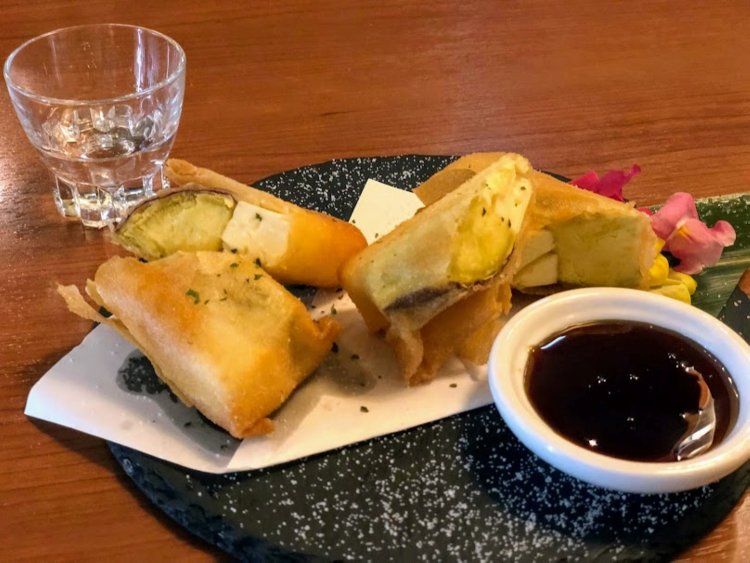 さつまいもチーズスティックは塩と黒蜜の両方で楽しむことができる。味わいの違いをぜひ楽しんでみて。