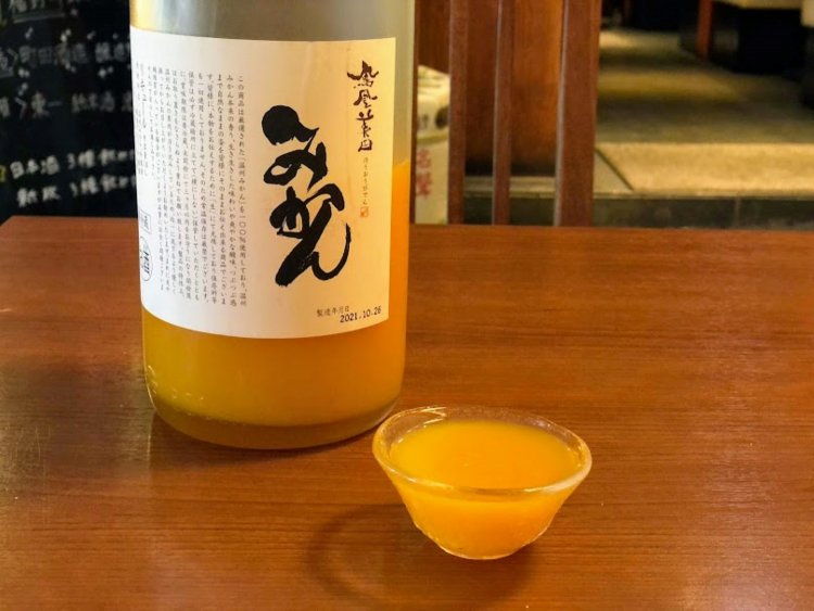 デザート酒の鳳凰美田 みかん酒(栃木)はみかんそのものの濃厚な味が楽しめる。ツブツブ感があるのもいい。  