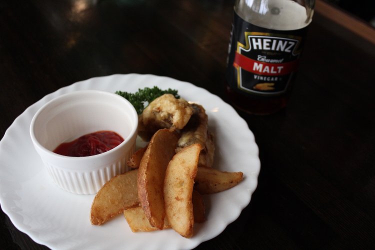 フィッシュ＆チップス500円。