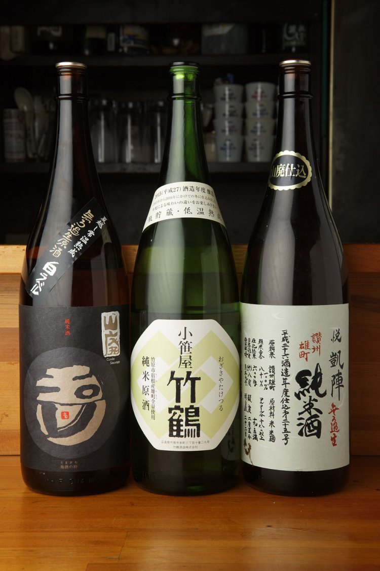 お店には「竹鶴」や「玉川」「悦凱陣（よろこびがいじん）」など約50種類がそろう。